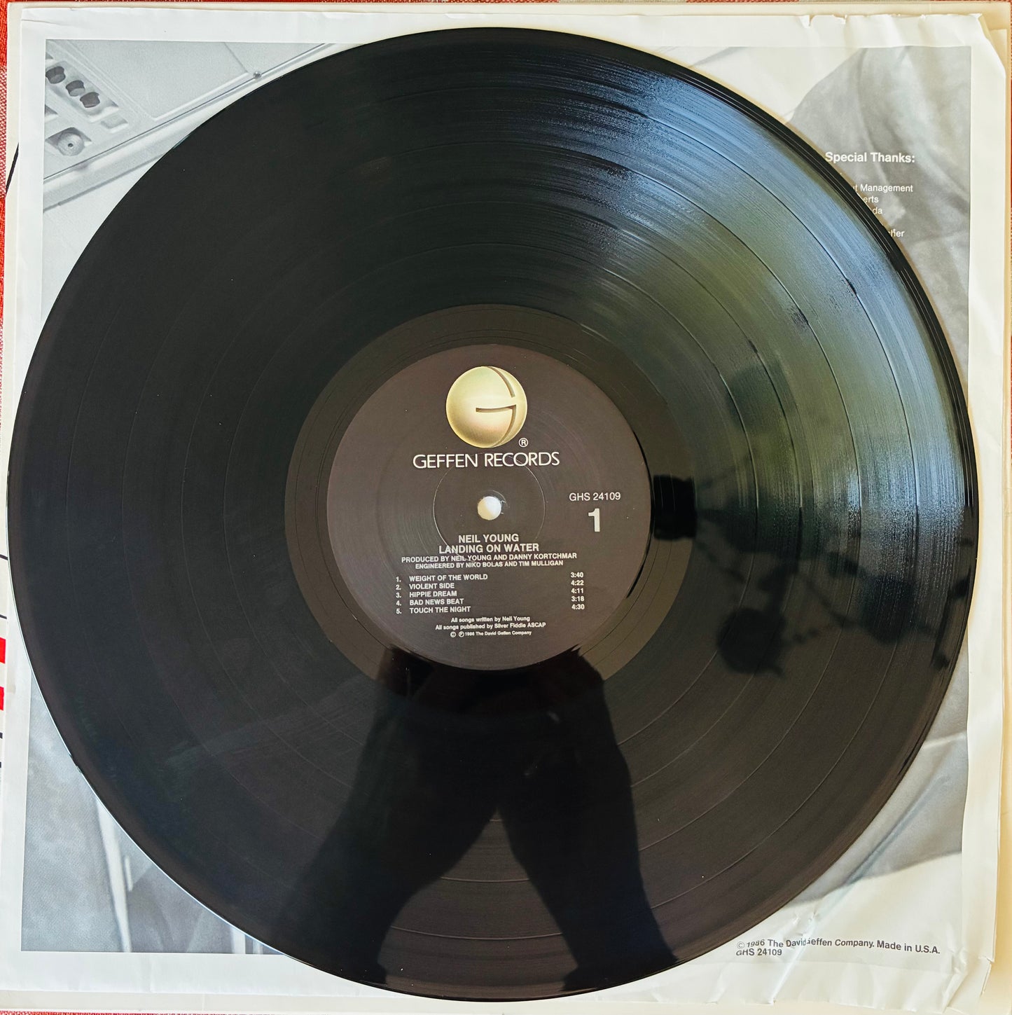 Neil Young - Landing On Water (1986 U.S. Pressing 12" Vinyl) (Used/2nd Hand)