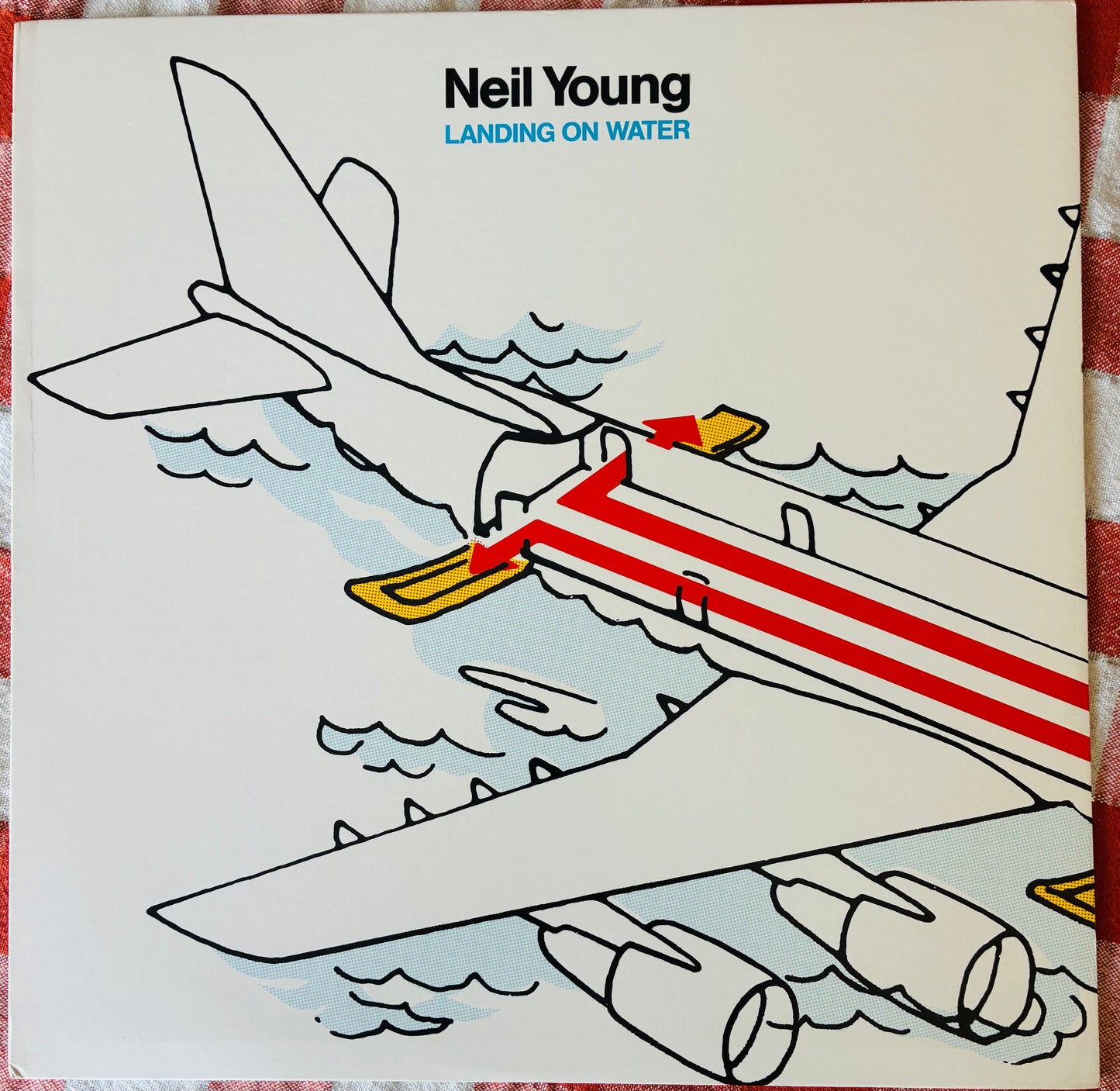 Neil Young - Landing On Water (1986 U.S. Pressing 12" Vinyl) (Used/2nd Hand)